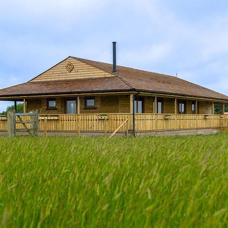 Luxury Log Cabin With A Hot Tub Stone  Eksteriør billede