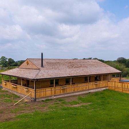 Luxury Log Cabin With A Hot Tub Stone  Eksteriør billede