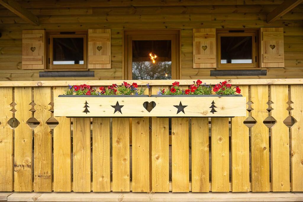Luxury Log Cabin With A Hot Tub Stone  Eksteriør billede