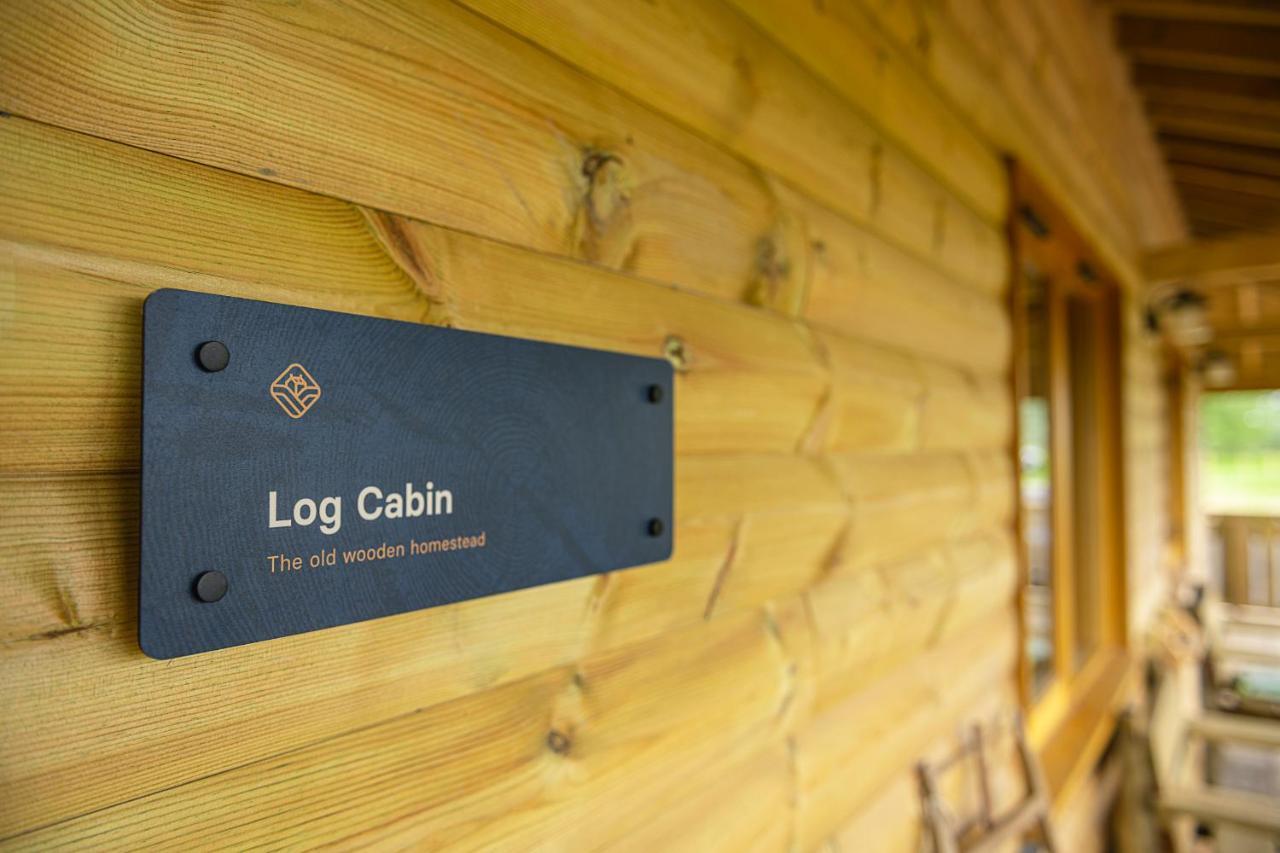 Luxury Log Cabin With A Hot Tub Stone  Eksteriør billede