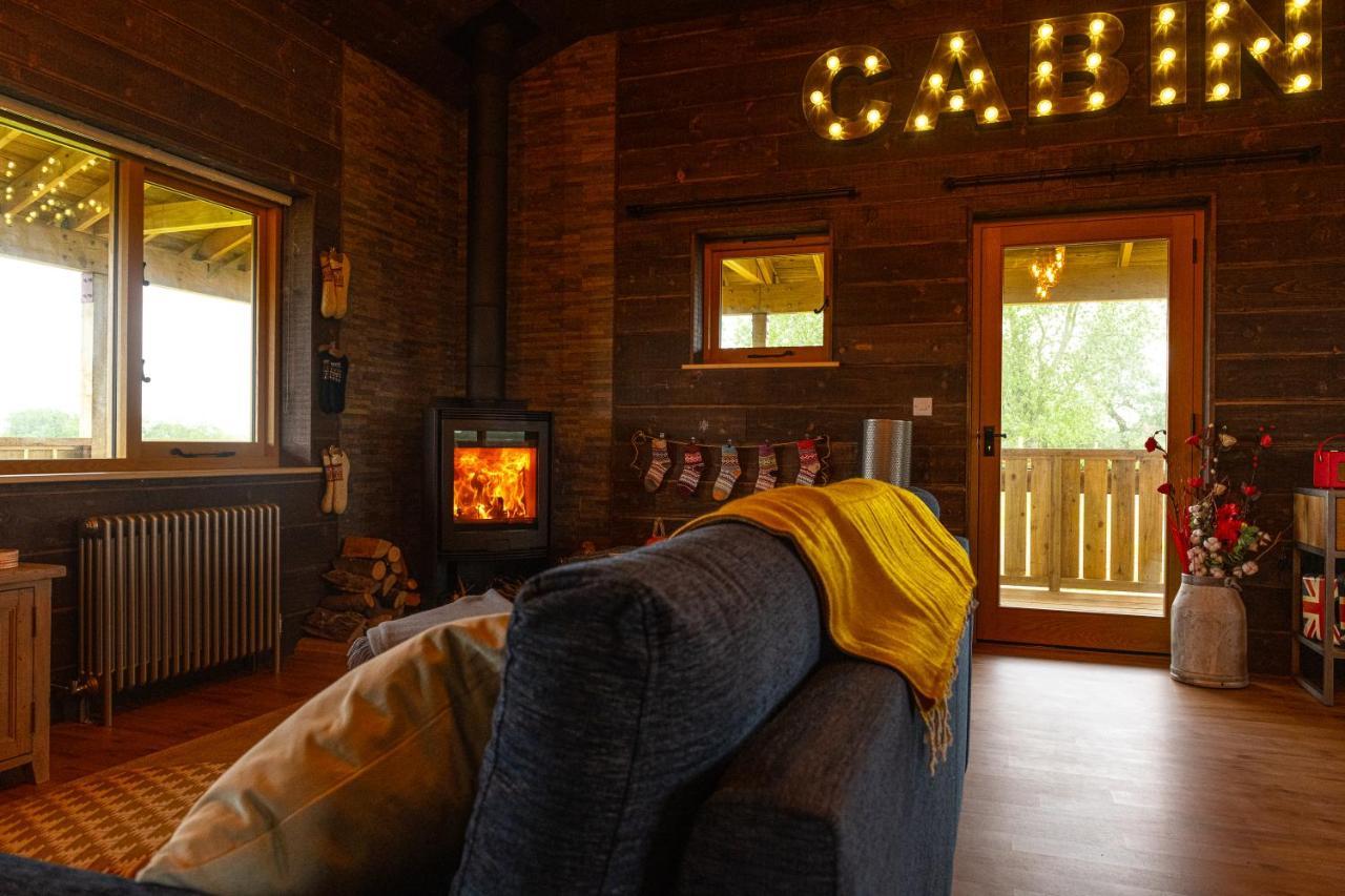 Luxury Log Cabin With A Hot Tub Stone  Eksteriør billede